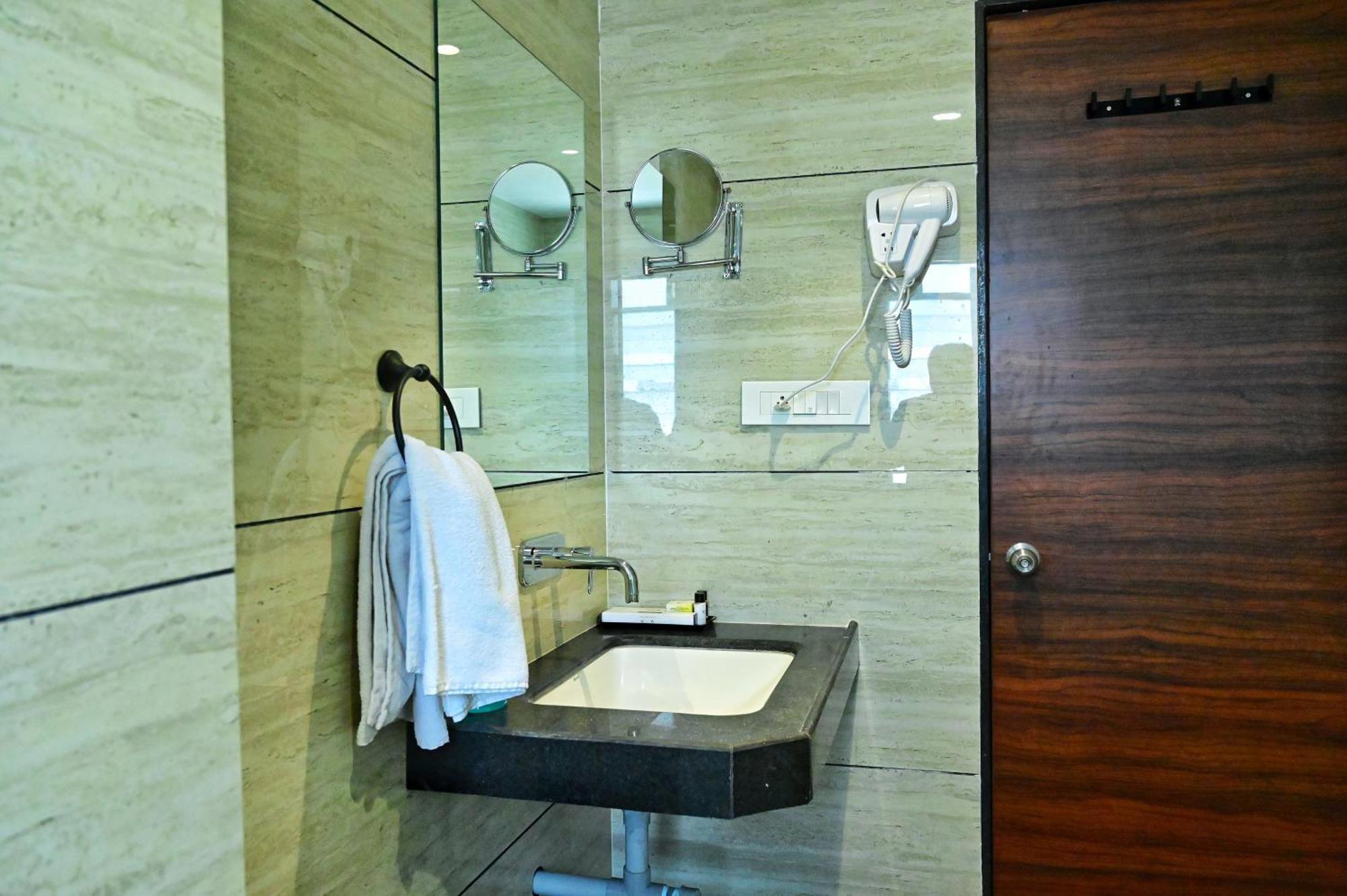 The One Hotel Nashik Bagian luar foto