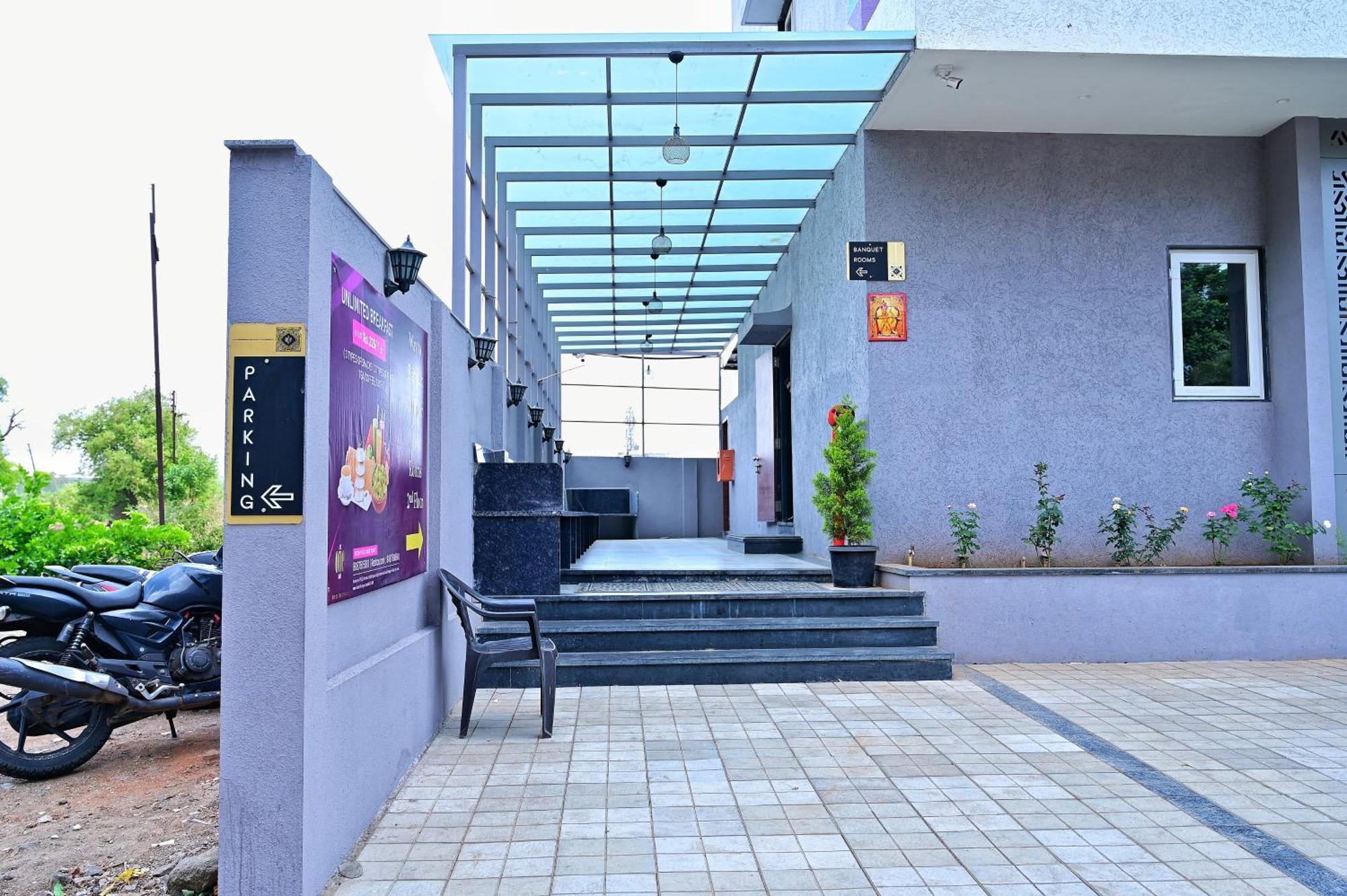The One Hotel Nashik Bagian luar foto